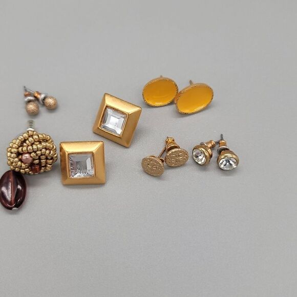 UNBRANDED Gold Toned Earring Lot - Picture 3 of 3